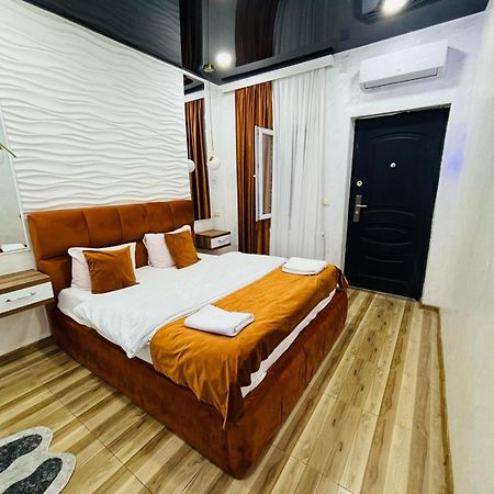 Nana'S House Hotel Batumi Bagian luar foto