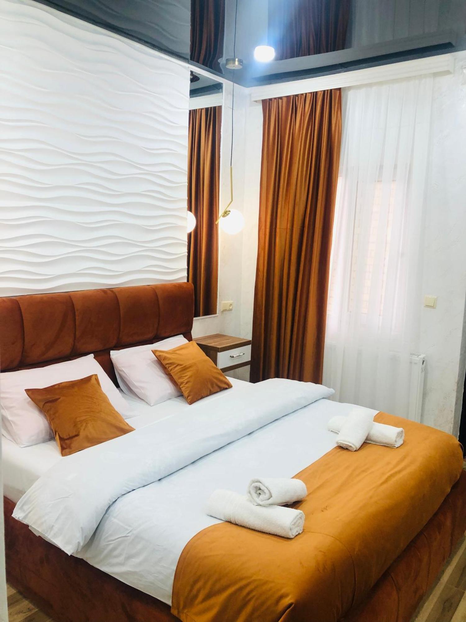 Nana'S House Hotel Batumi Bagian luar foto