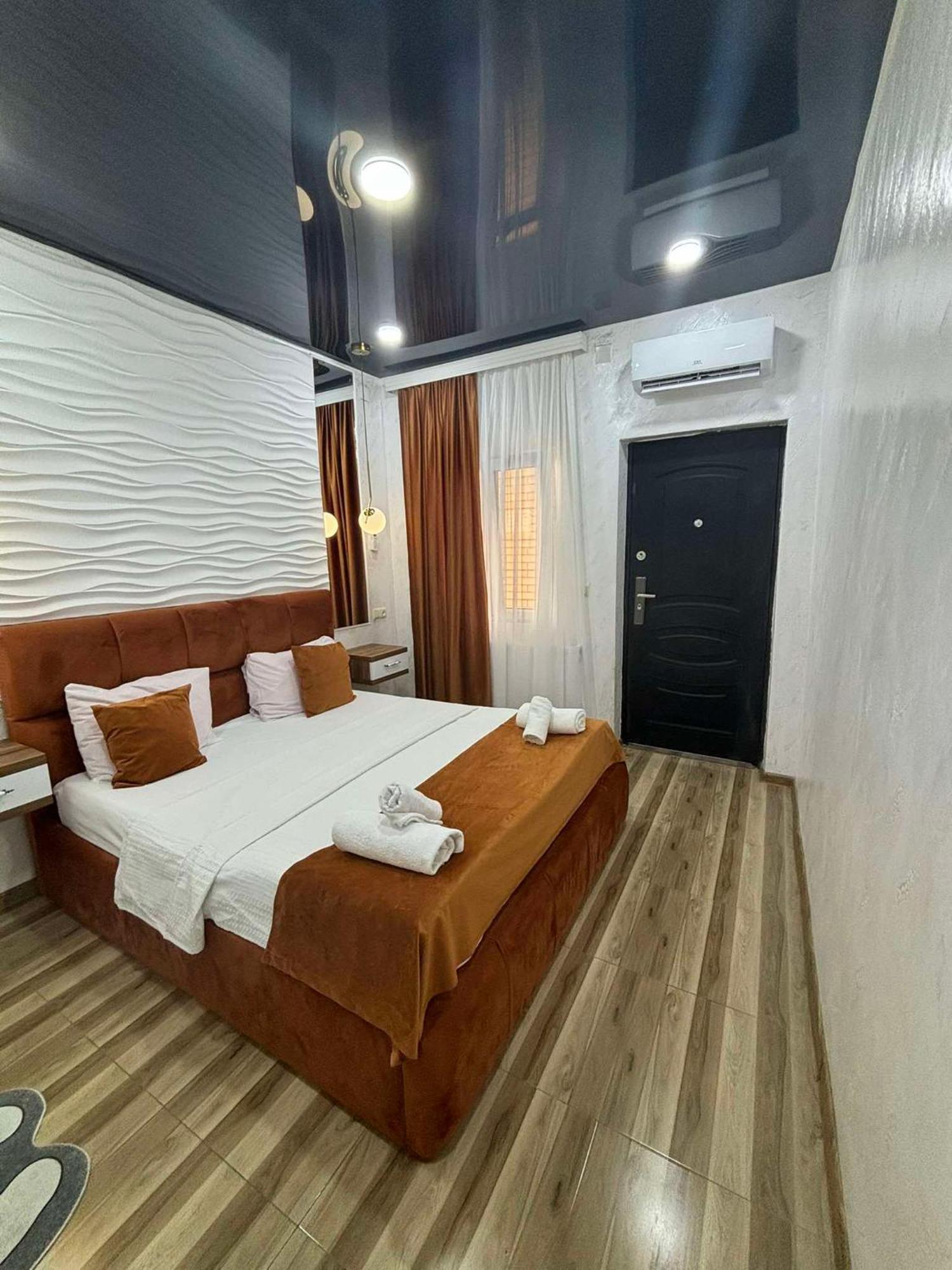 Nana'S House Hotel Batumi Bagian luar foto