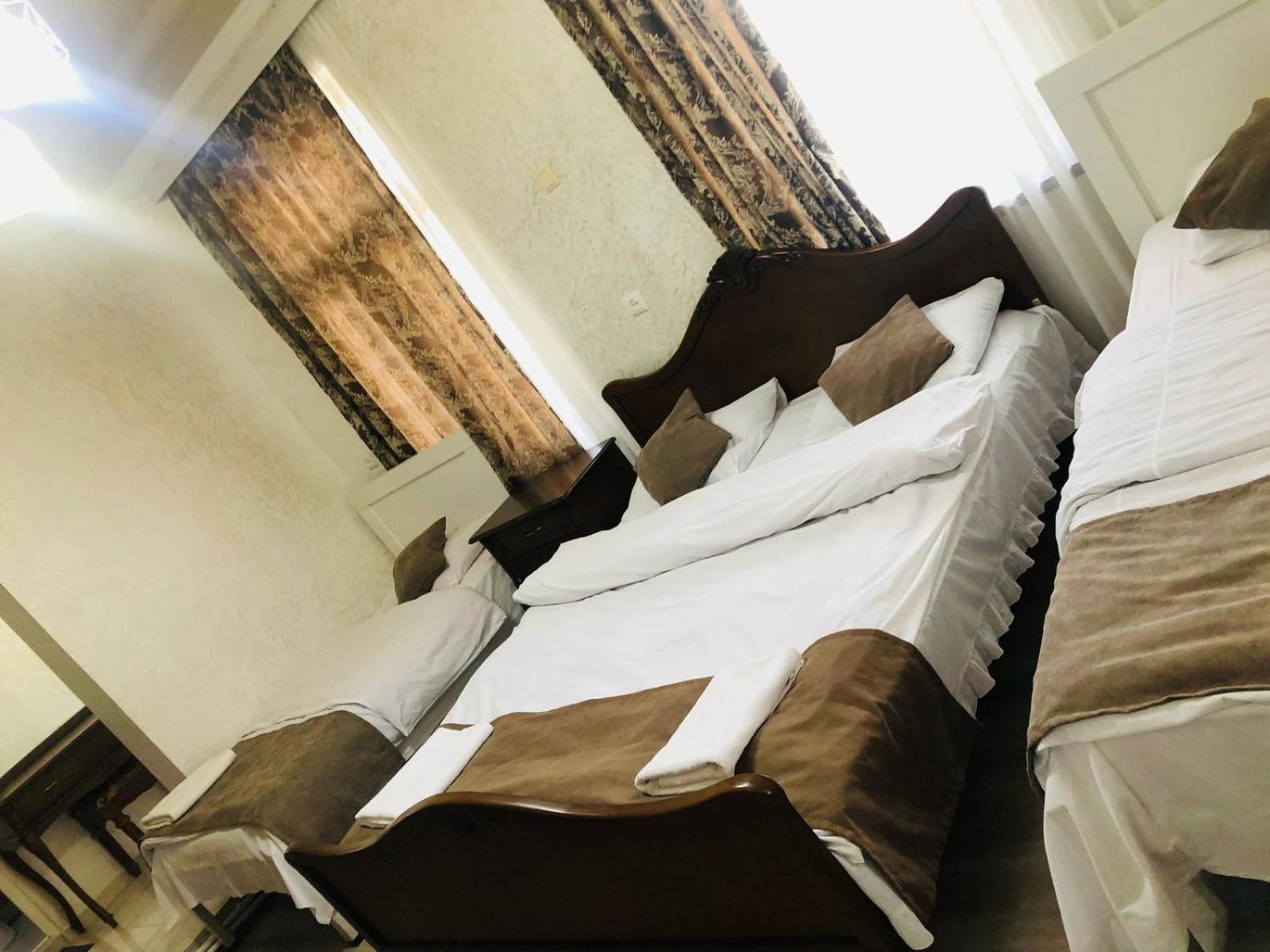 Nana'S House Hotel Batumi Bagian luar foto