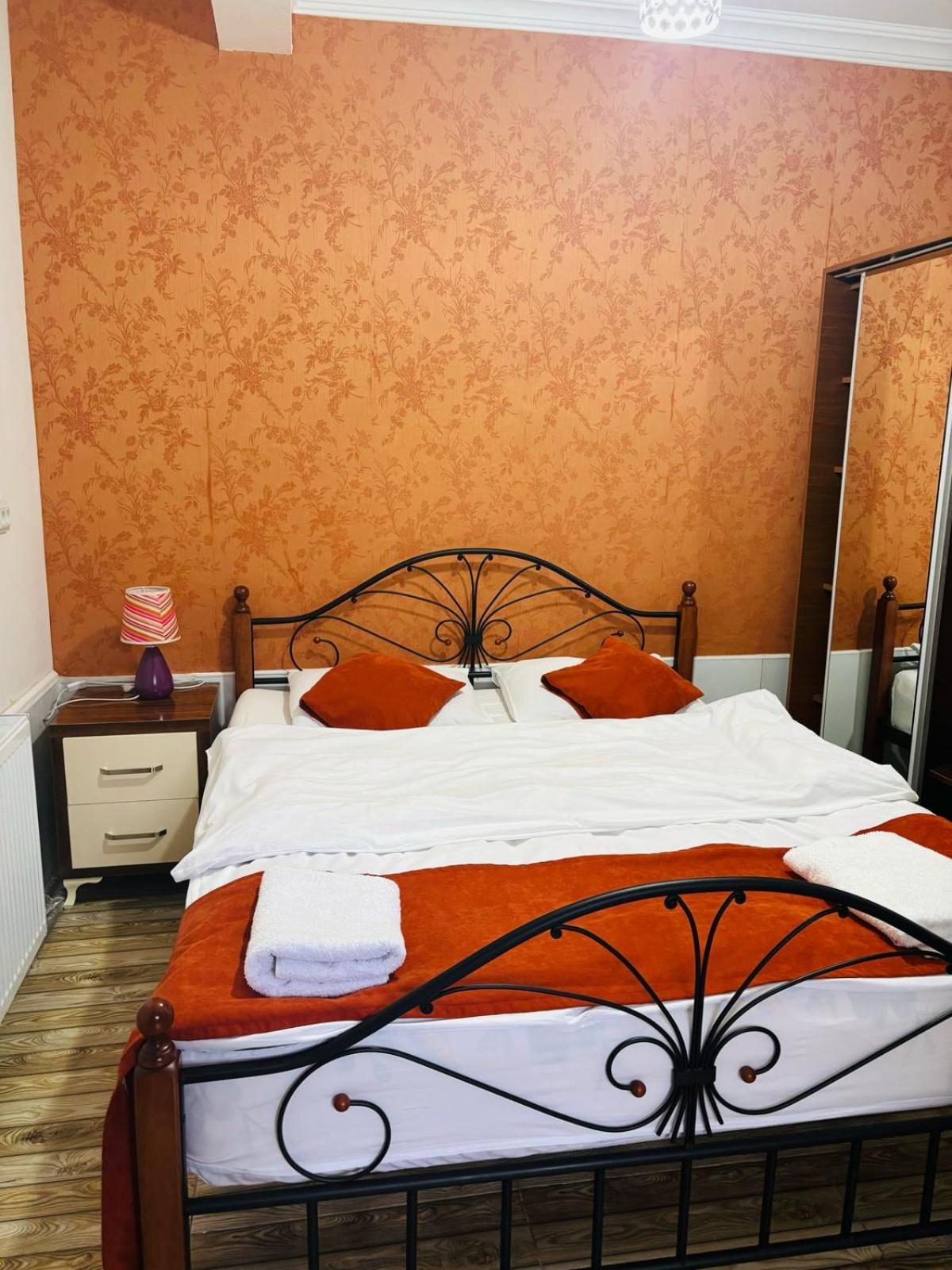Nana'S House Hotel Batumi Bagian luar foto