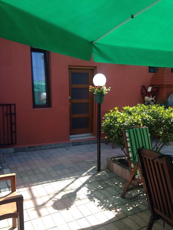 Nana'S House Hotel Batumi Bagian luar foto