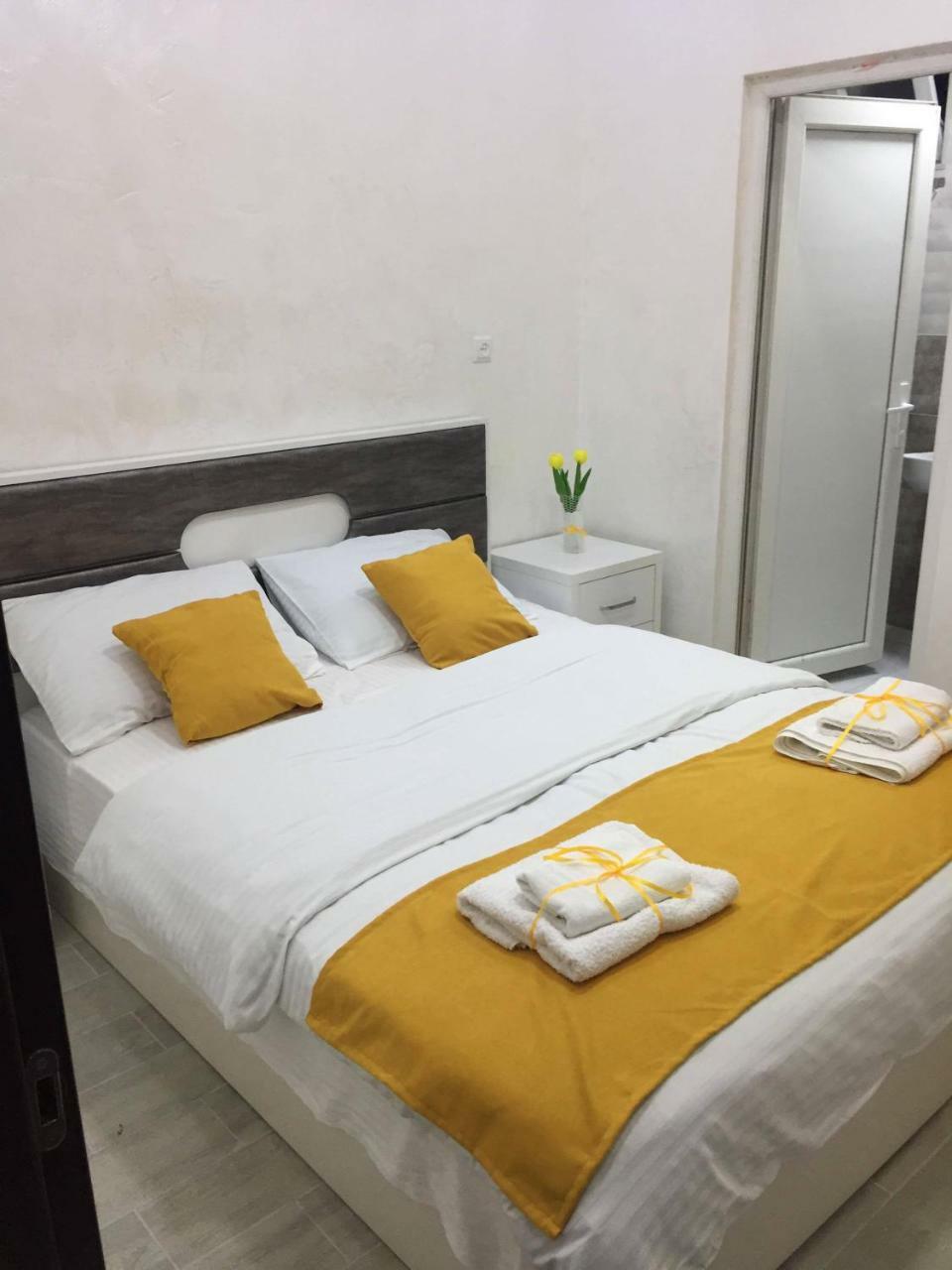 Nana'S House Hotel Batumi Bagian luar foto