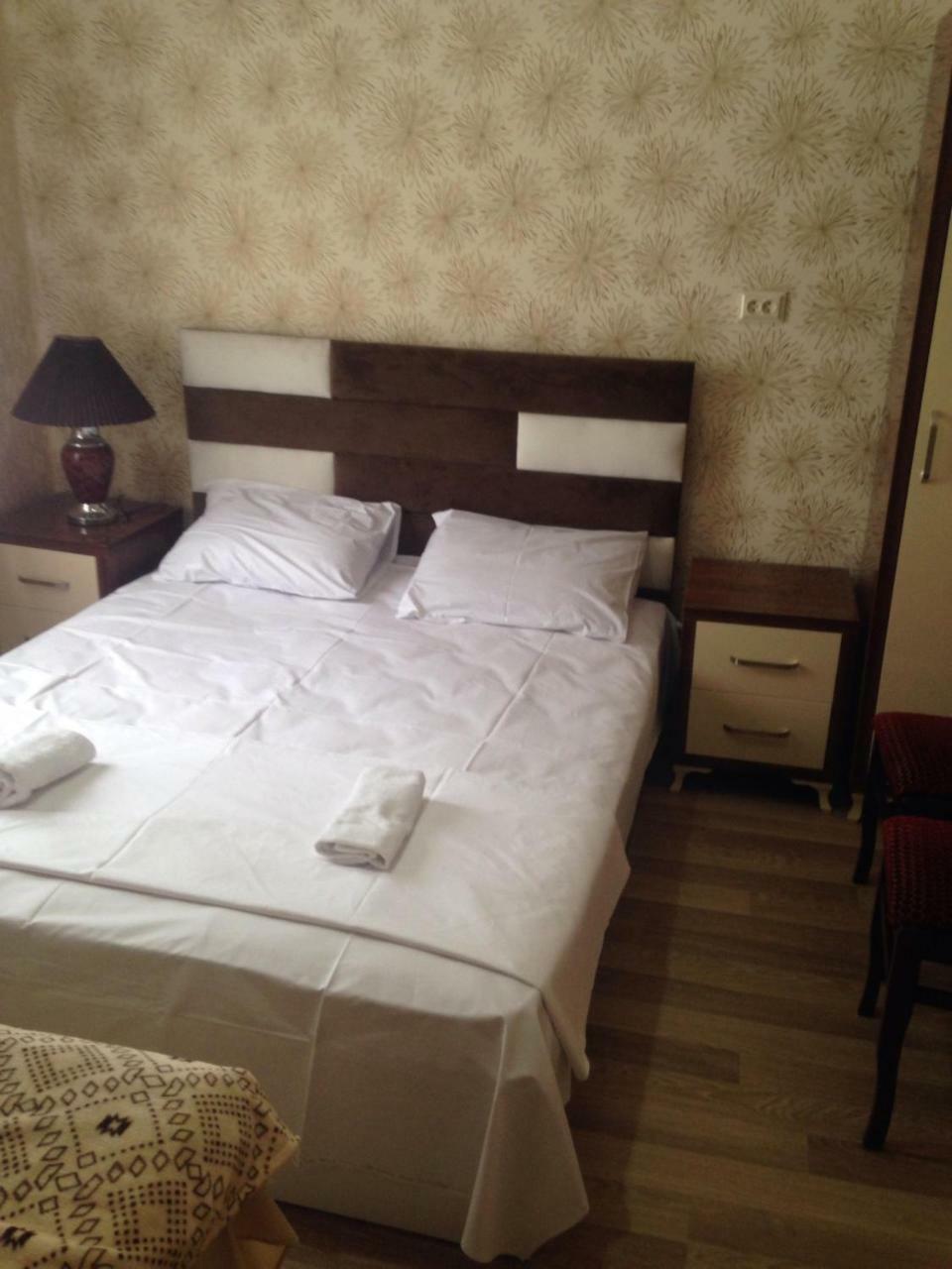 Nana'S House Hotel Batumi Bagian luar foto